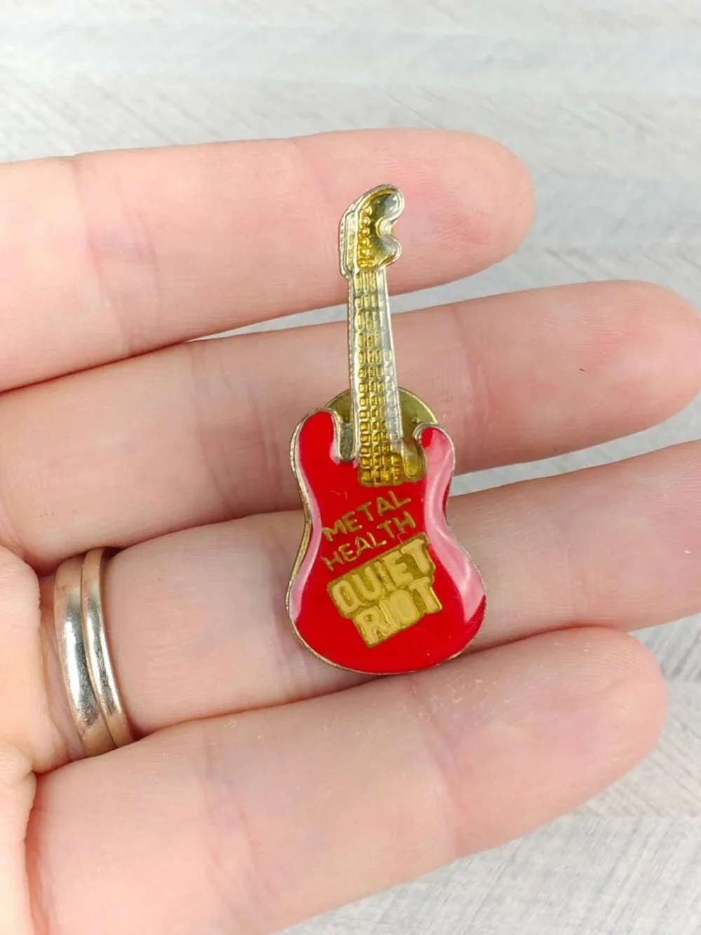 Vintage Quiet Riot Metal Health Lapel Pin Red Guitar Enamel Classic Gold Tone